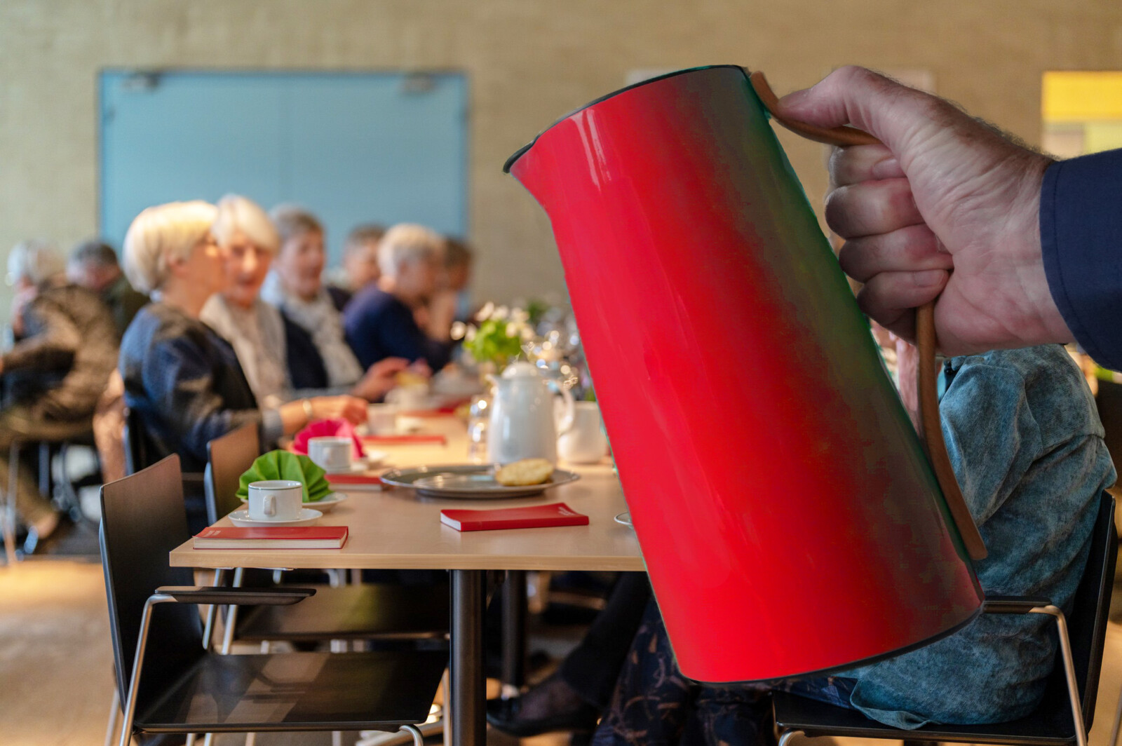 Hygge med kaffe og brød i Skødstrup Sognegård