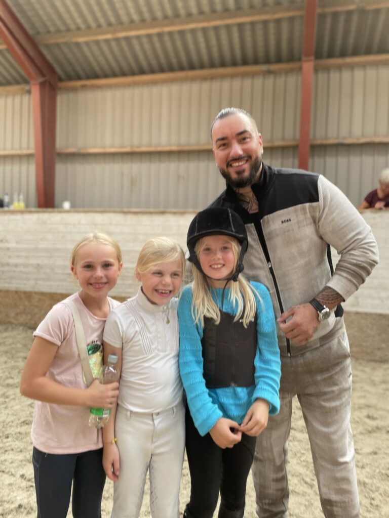 Joey Moe var med til at fejre Åstrup Sportsrideklubs jubilæum