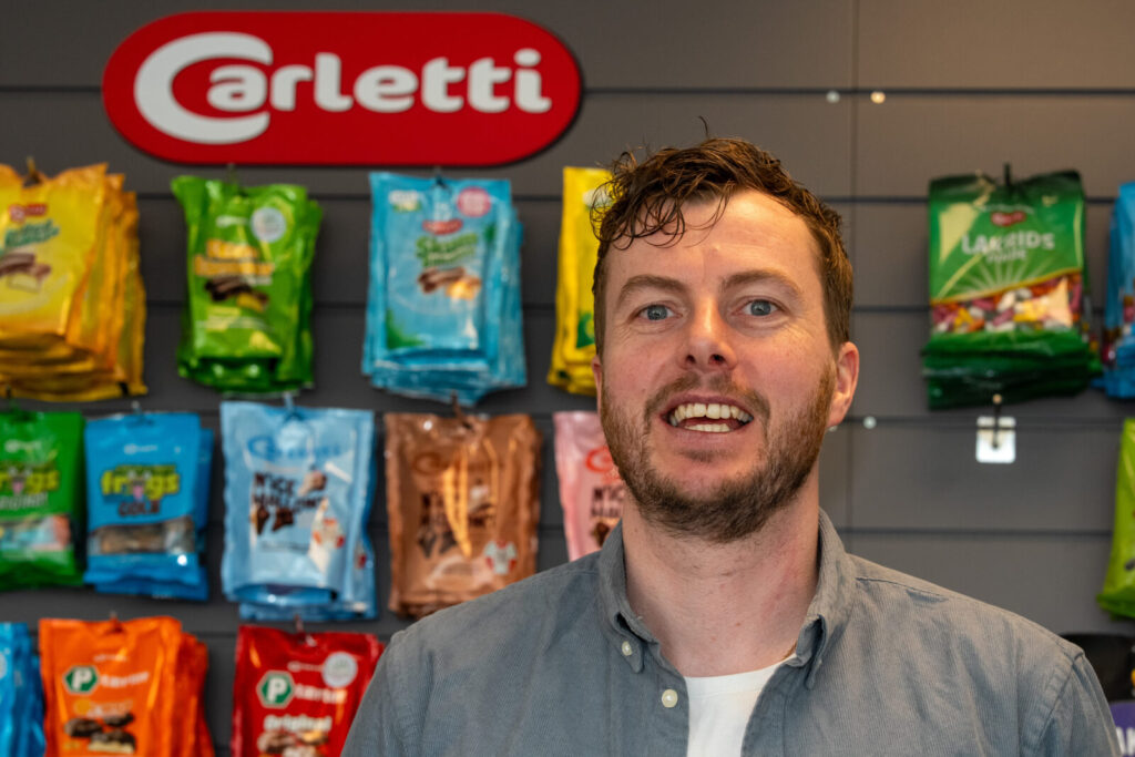 Carletti har fået flere produkter på hylerne, og selskabet har vunder markedsandele i et hårdt slikmarked, oplyser Falke Løvsø, marketingchef i Carletti.