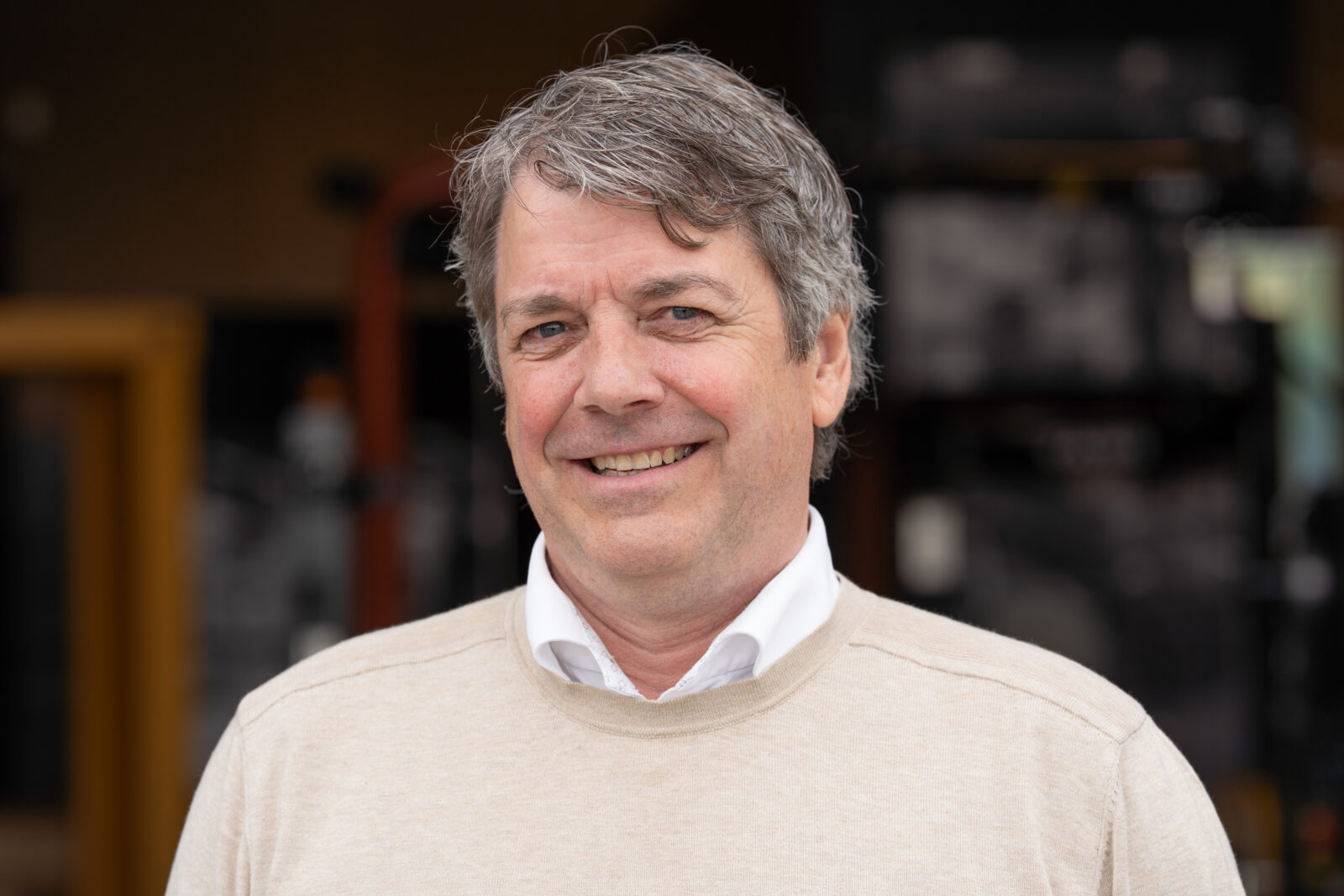 "Vi er meget glade for at være i Skødstrup. Fra 1. sal har vi udsigt til vandet, der er masser af luft omkring os, og det er nemt at komme hertil," siger Søren Skriver Nielsen.