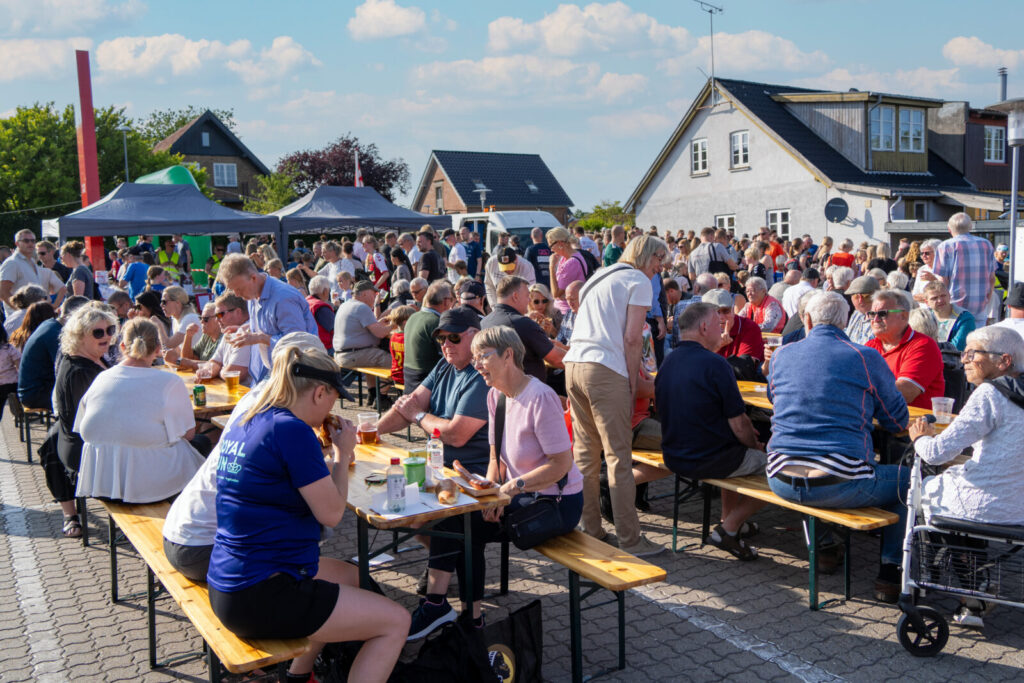 Stemning og hygge ved bordene 