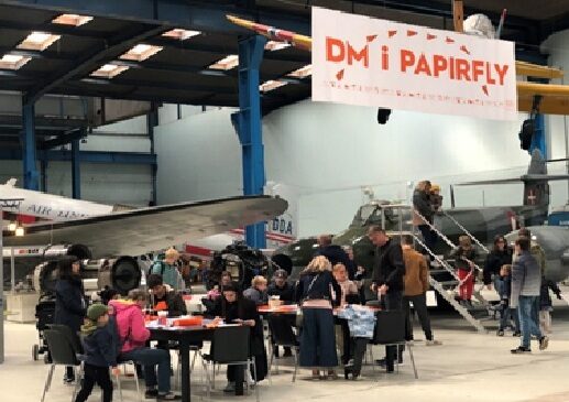 Papirflyene bygges og testes på stedet i en af Teknisk Museums store haller. Foto: Teknisk Museum