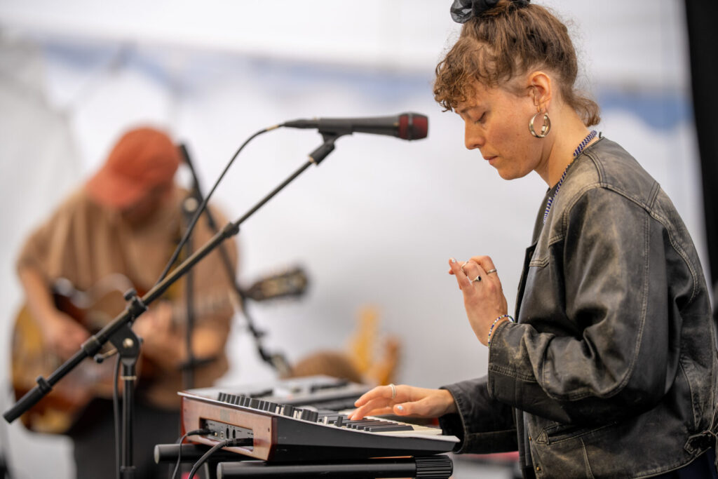 250830 Under blodboegen 02 Hedder de mon Floedebollemaskine