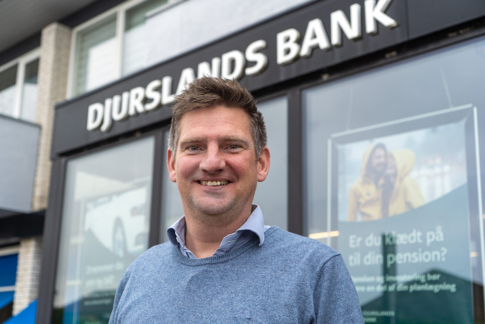 Djurslands Bank lukker ikke filialer, sådan som visse store banker gør. Men Jimmi Skovs team fordeler tiden mellem Hornslet og Skødstrup.