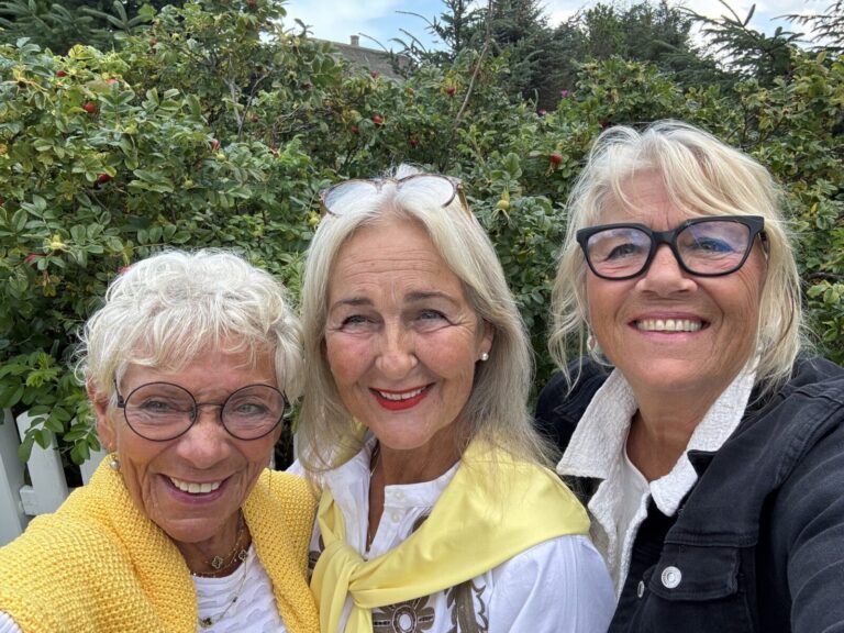 Kirsten Møldrup ses stadig med flere af de andre deltagere - fra venstre Kirsten 78 - Lise-Lotte 63 - Anette 72